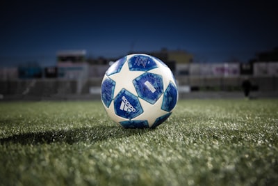 ريالمدريدومانشسترسيتيتشكيلة5-6فيمواجهةأسطورية